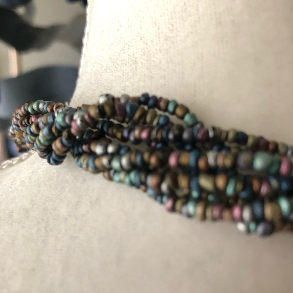 Elegant Multicolor Multi-Strand Beaded Necklace - Picture 5 of 9